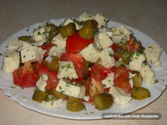 You are currently viewing Makedonska salata! Osvezavajuca salata…NEŠTO NOVO I MNOGO UKUSNO