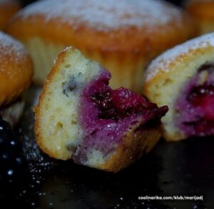 Read more about the article Voćni jogurt muffini… Divni, mekani i mirisni…