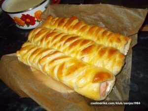 Read more about the article Brzi doručak koji svi obožavaju: Pletenica sa šunkom i sirom