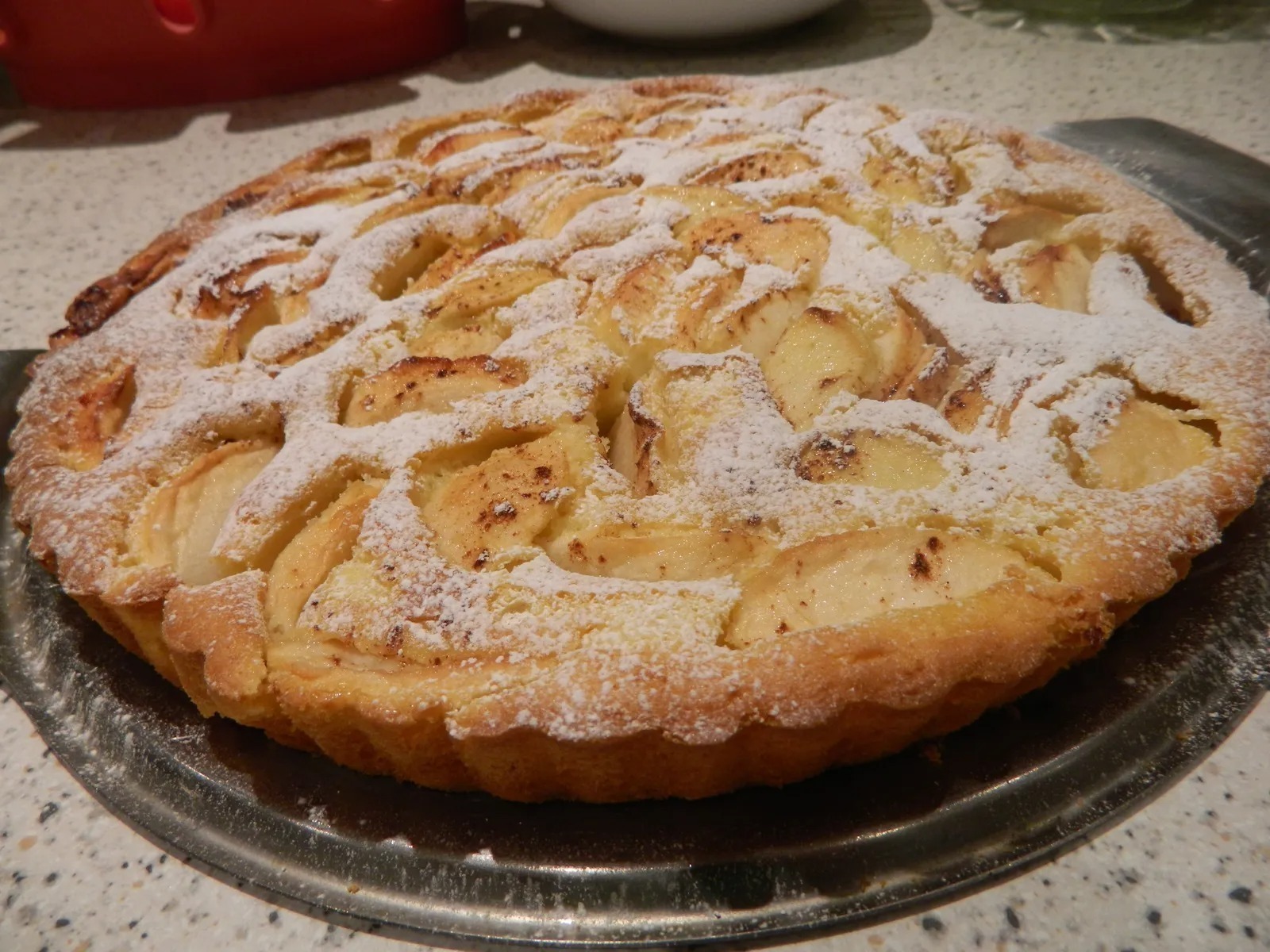 Read more about the article Torta sa jabukama i umućenim svježim vrhnjem