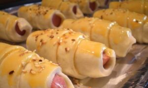 Read more about the article MAMIN BRZINSKI HOT DOG…Ovo mi je najdraži i najbolji recept za domaći hot-dog.