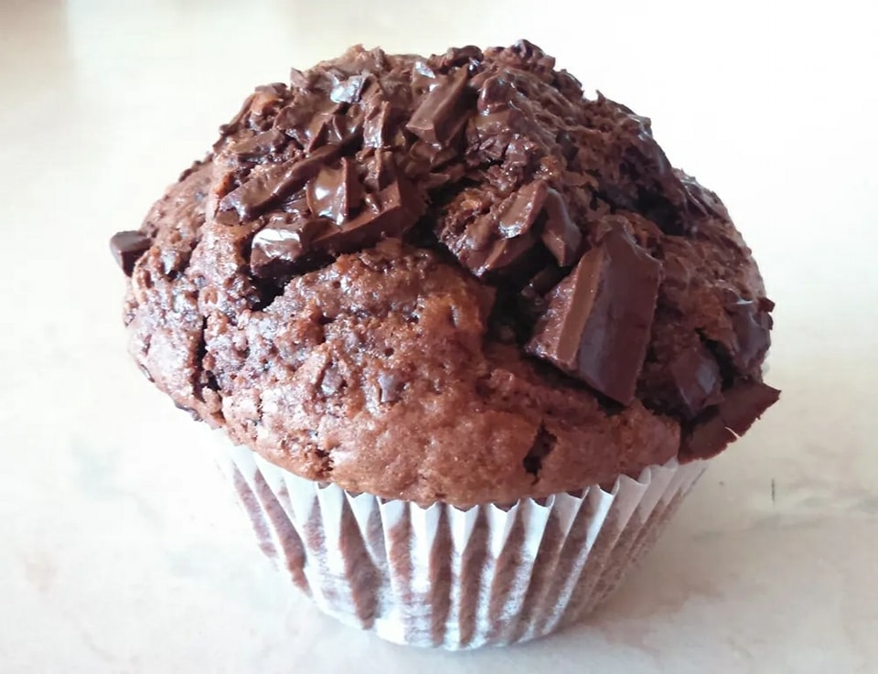 You are currently viewing Savršeni čokoladni muffini! Cokoladni muffini koji se brzo prave..ukusni,jednostavni i lijepo izgledaju..