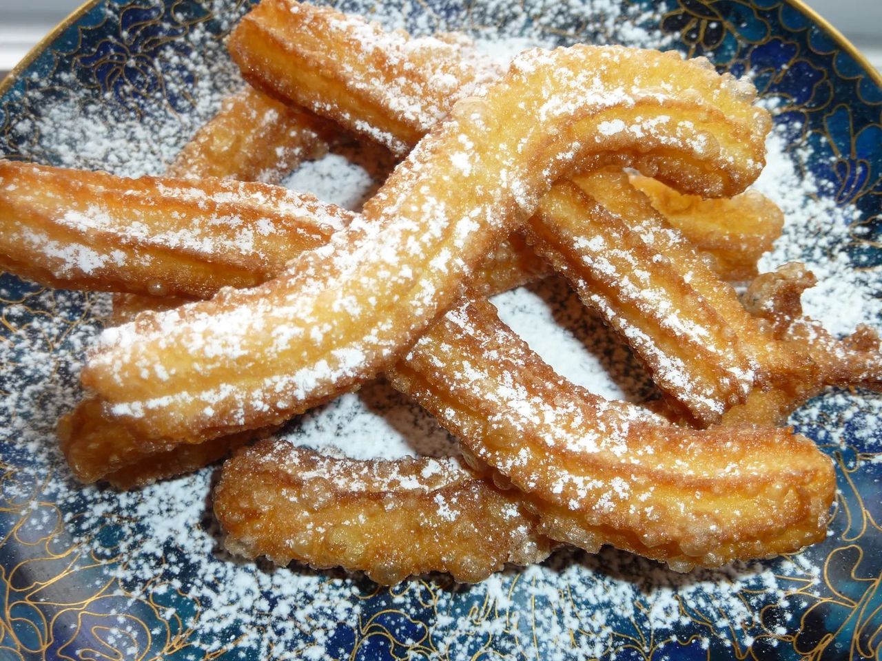 You are currently viewing Churros