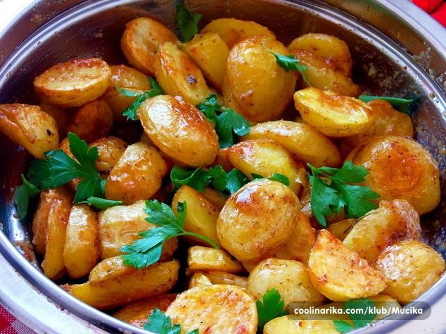 You are currently viewing Francuski pečeni krumpir sa preljevom