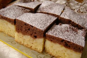 Read more about the article Crno-bijeli kolač sa jabukama